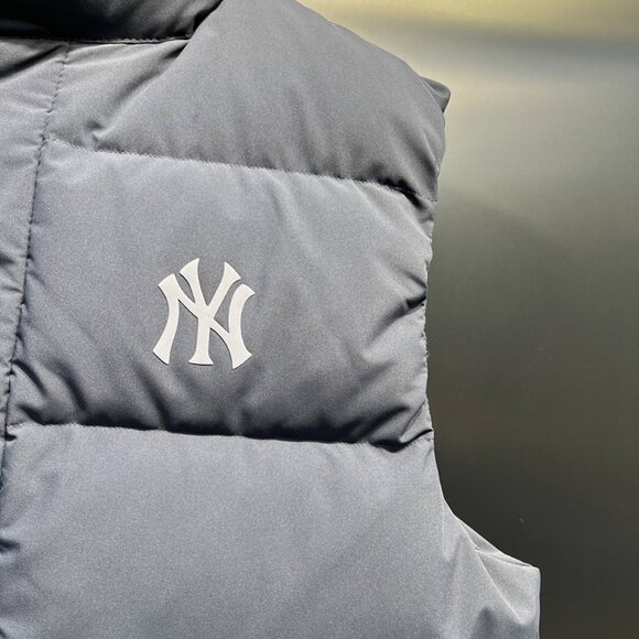 Gray Sleeveless Down Vest - MLB - Picture 4 of 9